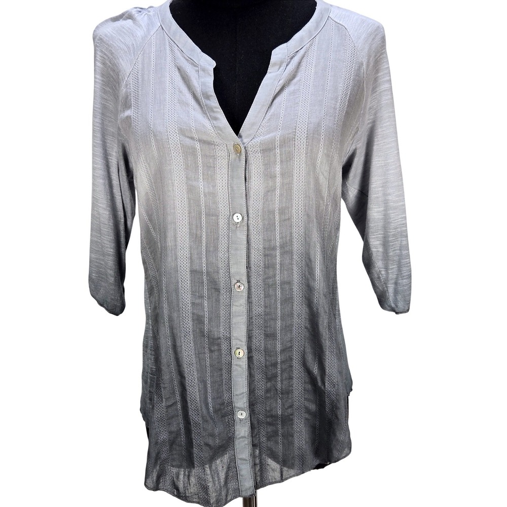 Women's Tiny Size S Grey Ombre Button Front 3/4 Sleeve Textured Stripe Top